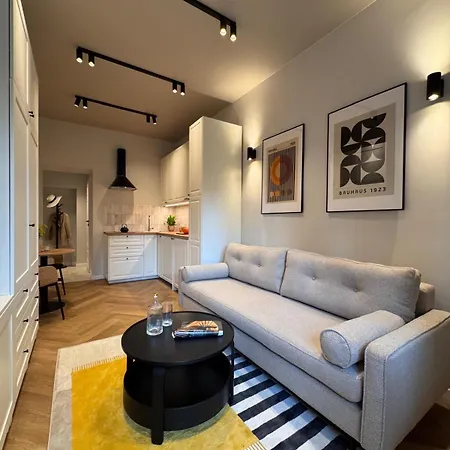 Lea Garden Apartman *